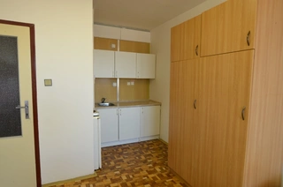 VŠ Koleje Masarykova univerzita Brno-Komárov, ul. Lomená