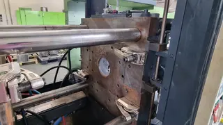 LAM 04 Vstřikovací lis DEMAG 1000-430