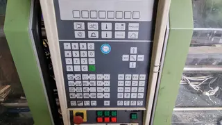 LAM 04 Vstřikovací lis DEMAG 1000-430