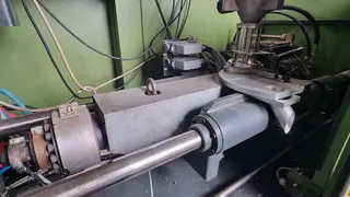 LAM 04 Vstřikovací lis DEMAG 500-200