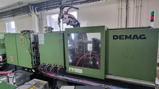 LAM 04 Vstřikovací lis DEMAG 500-200
