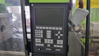 LAM 02 Vstřikovací lis ENGEL ES 650/125 HL