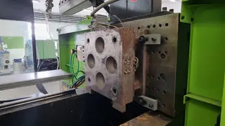 LAM 02 Vstřikovací lis ENGEL ES 650/125 HL