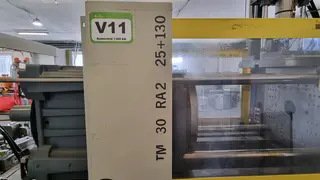 LAM 12 Vstřikovací lis Wittmann a Battenfeld