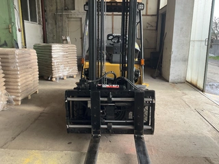 04 Vysokozdvižný vozík CAT GP 30 N	