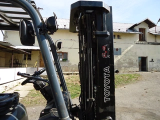 Vysokozdvižný vozík TOYOTA