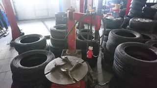 Zařízení autoservisu vč. sklad. zásob SOME AUTO s.r.o. -