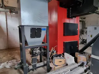 KGJ 01 Zařízení pro zužitkování biomasy včetně příslušenství.
