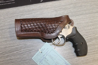 Zbraň - Revolver Smith&Wesson