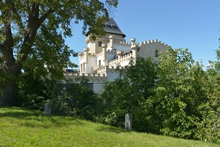 D2 Znojmo 2K - Neogotický zámek s projektem na hotel, restaurace a wellness 