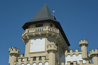D2 Znojmo 2K - Neogotický zámek s projektem na hotel, restaurace a wellness 