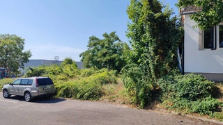 D4 Znojmo 2K - Pozemek 512 m² vedle čerpací stanice u hlavní komunikace